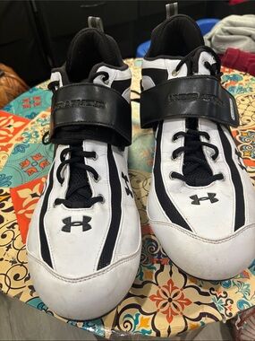 Under Armour Men’s Lacrosse Cleats White and Black Strap